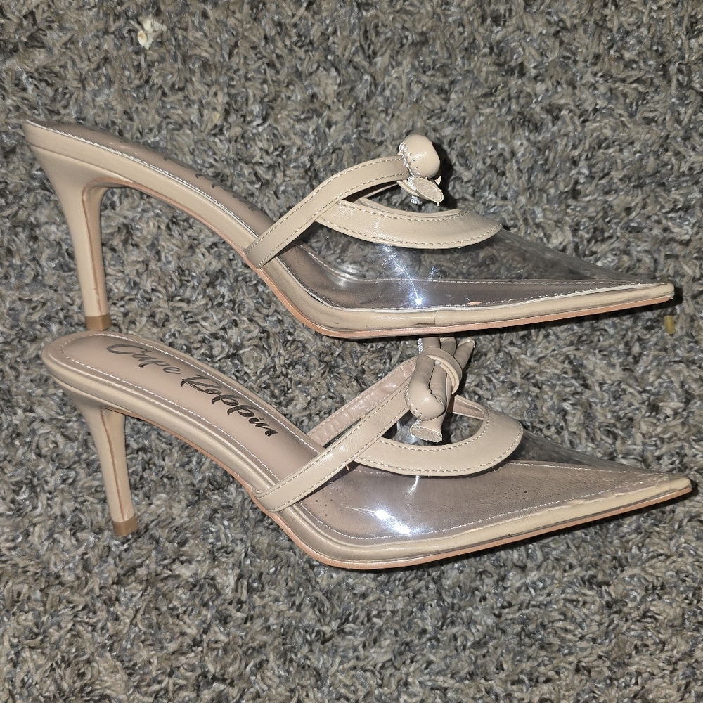 Size 8 Cape Robbin Nude Pointed Toe Heels with Bow - Picture 6 of 6